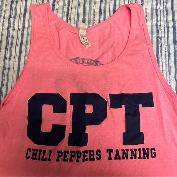 SOLD!!! Chili peppers tanning tank - Picture 2 of 4